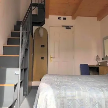 Hotel Moizi 3*